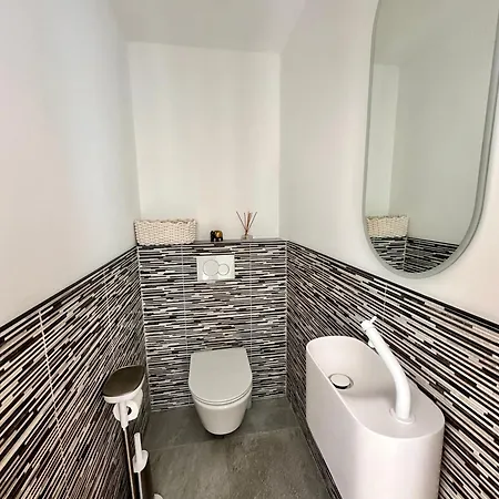 Laurana 6 Personnes Piscine Chauffee Feriehus