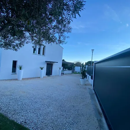 Laurana 6 Personnes Piscine Chauffee *