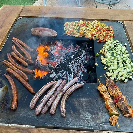 Будинок відпочинку Laurana 6 Personnes Piscine Chauffee *