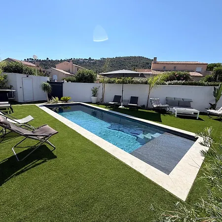 Holiday home Laurana 6 Personnes Piscine Chauffee Hyeres