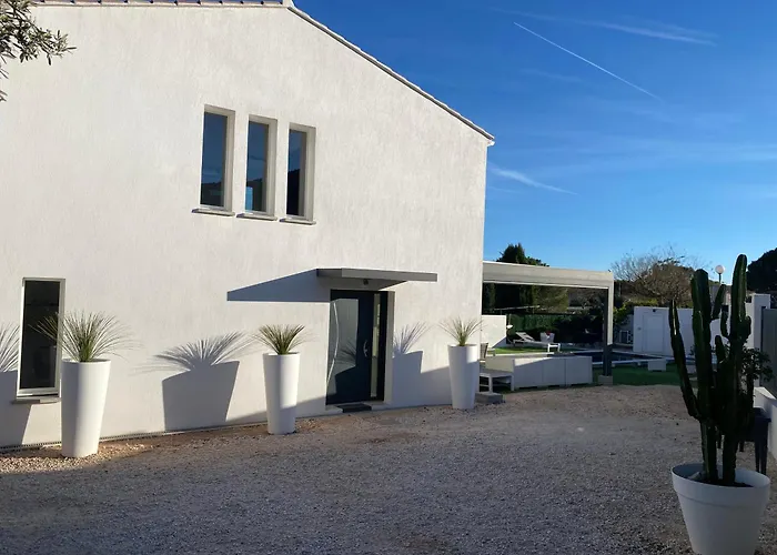 Laurana 6 Personnes Piscine Chauffee 耶尔