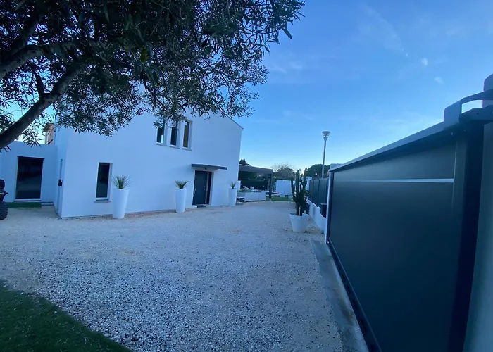 Laurana 6 Personnes Piscine Chauffee *