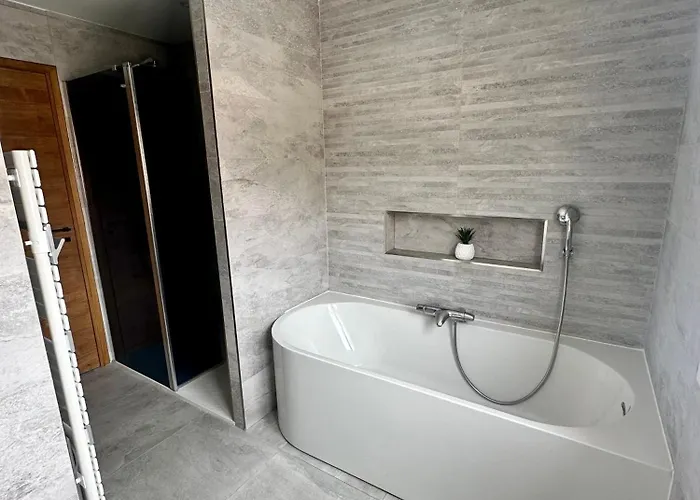 Laurana 6 Personnes Piscine Chauffee *